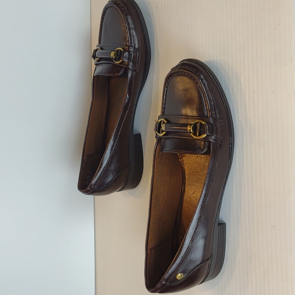 LifeStride Soft System "Kissed" Loafer Wine with Bit detail. - Picture 2 of 12